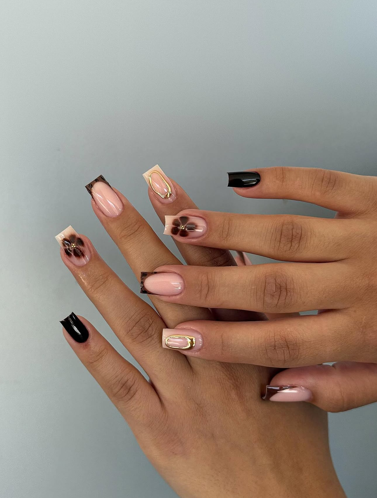 You are currently viewing Glam Black French Tip Nails for a Sleek, Modern Look