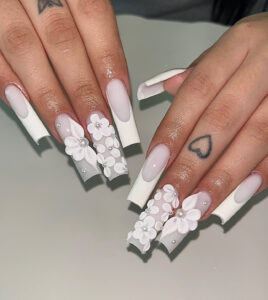 Read more about the article Glam Milky White Birthday Nails You Need to Try This Year