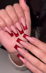 Read more about the article Mesmerizing Red Cat Eye Nails You Need to Try