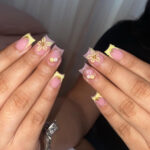 Simple Yellow Nail Ideas That Will Instantly Brighten Your Hands