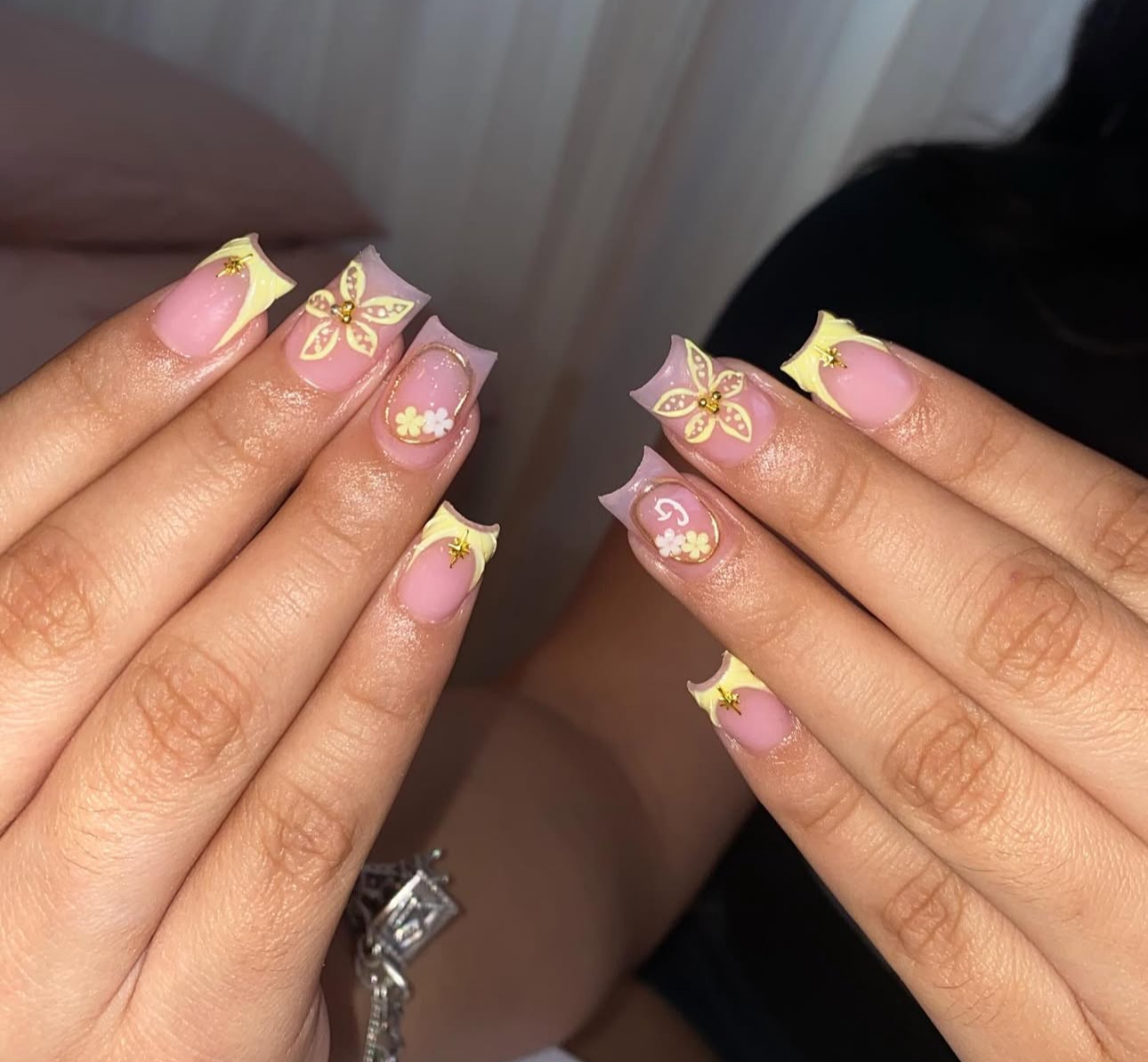 You are currently viewing Simple Yellow Nail Ideas That Will Instantly Brighten Your Hands