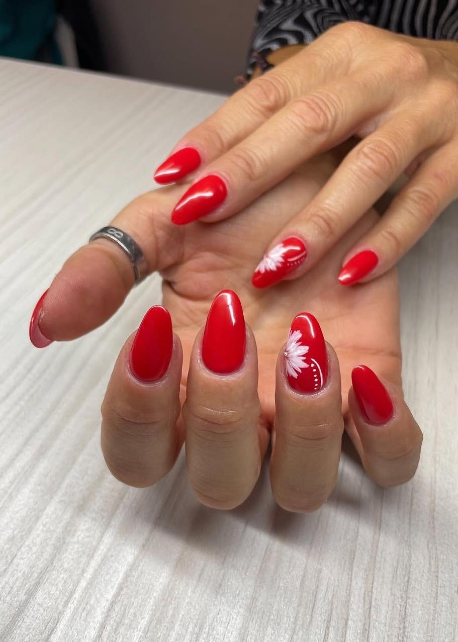 You are currently viewing Soft to Bold: Red Spring Nails for Every Style
