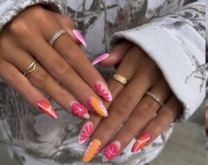 Read more about the article Bright Summer Nails That Scream Vacation Vibes