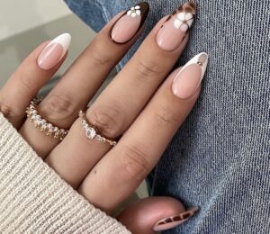 Read more about the article Best Simple Fall Nails for Short and Long Nails