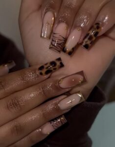 Read more about the article Fall Acrylic Nails Guide: The Most Popular Designs This Season