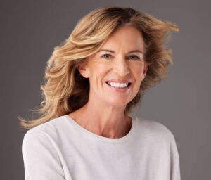 Read more about the article How Women Over 50 Can Feel Beautiful Again Naturally