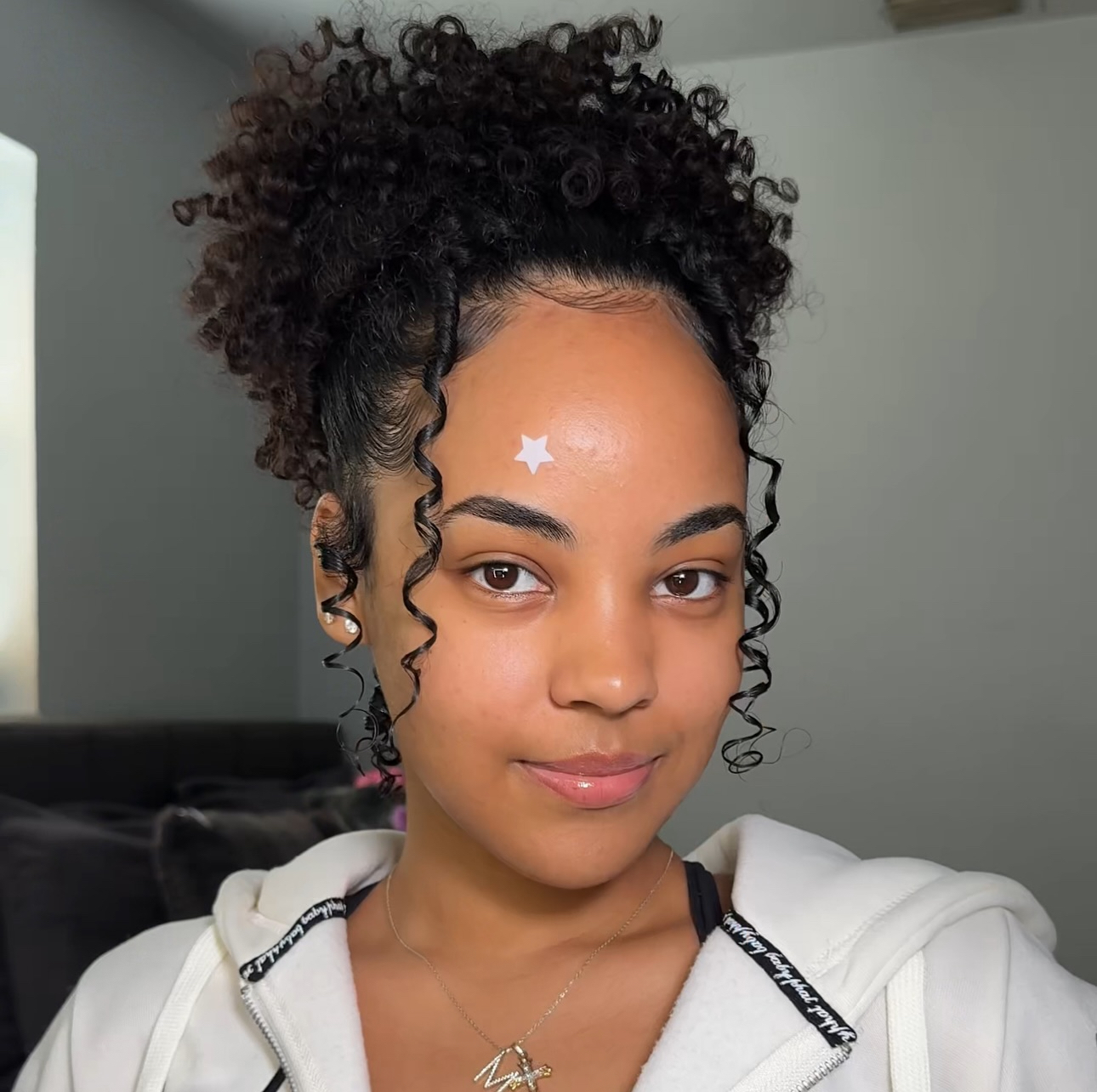 You are currently viewing Easy Curly Hairstyles for Black Women That Take 5 Minutes or Less