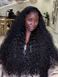 Read more about the article Long Curly Hairstyles for Women of Color