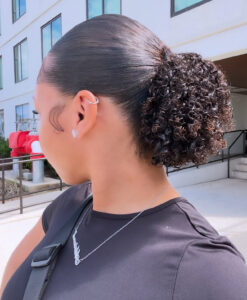 Read more about the article Quick Curly Hairstyles for Melanated Women