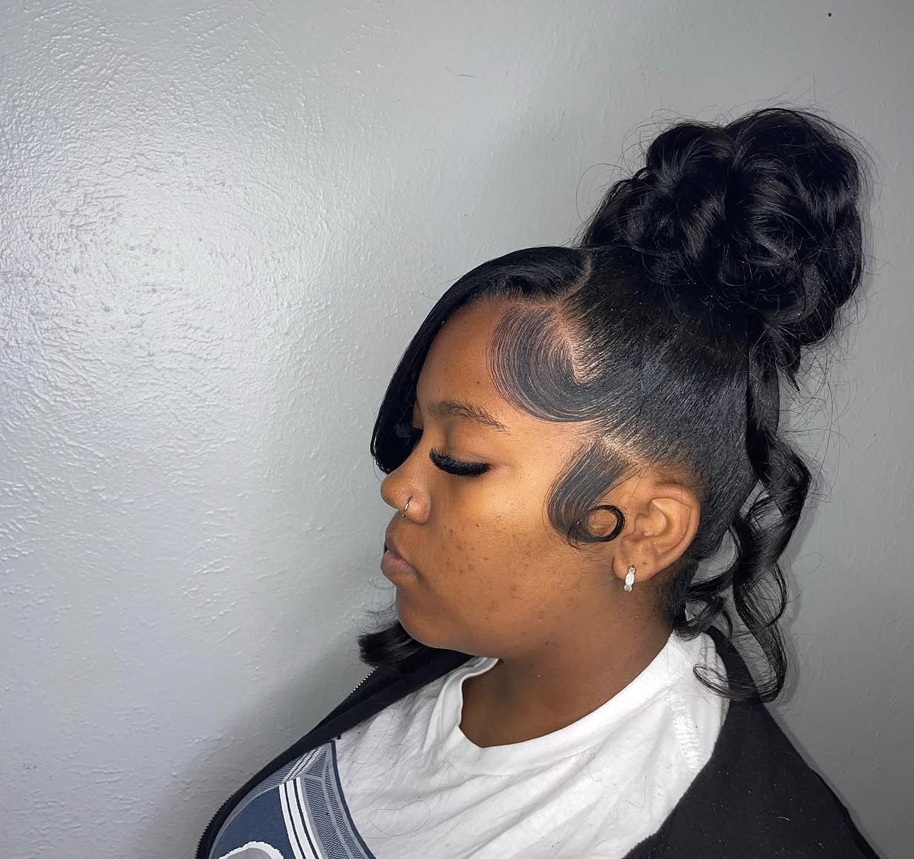 You are currently viewing Curly Bun Hairstyles for Black Women